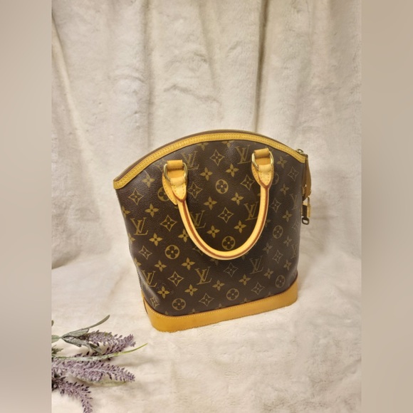 Authentic Louis Vuitton Lockit vertical pm handbag - Picture 3 of 16